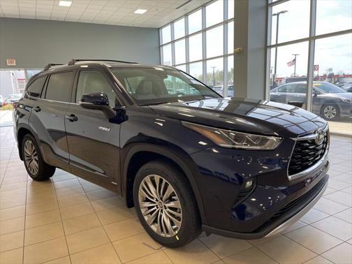2021 Toyota Highlander Hybrid Platinum