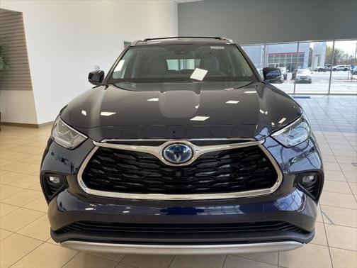 2021 Toyota Highlander Hybrid Platinum