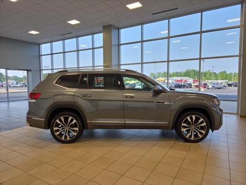 2022 Volkswagen Atlas 3.6L SEL Premium