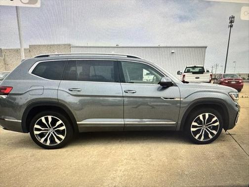 2022 Volkswagen Atlas 3.6L SEL Premium