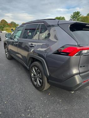 2022 Toyota RAV4 Hybrid XLE Premium