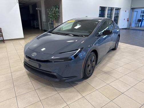 2025 Toyota Prius LE
