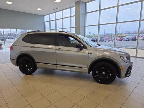 2020 Volkswagen Tiguan 2.0T SE R-Line Black 4MOTION