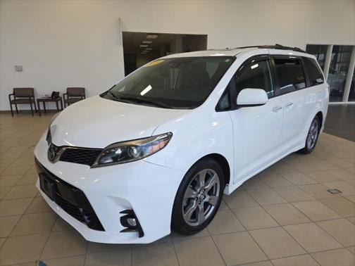 2019 Toyota Sienna SE
