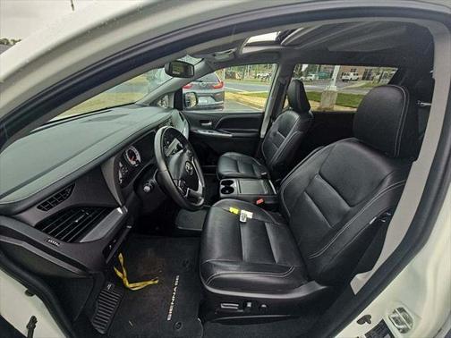 2019 Toyota Sienna SE