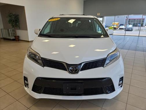 2019 Toyota Sienna SE