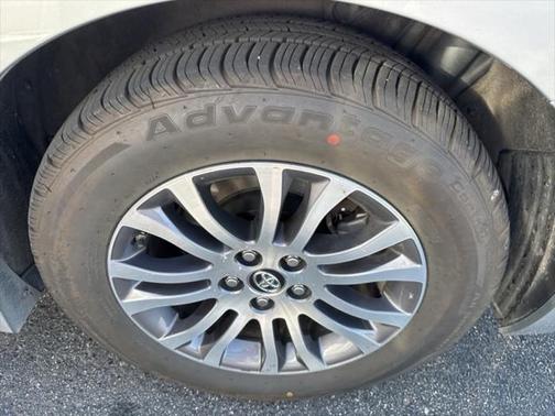 2019 Toyota Sienna XLE Premium