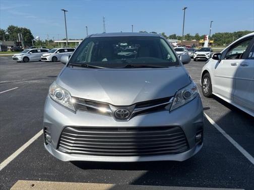 2019 Toyota Sienna XLE Premium