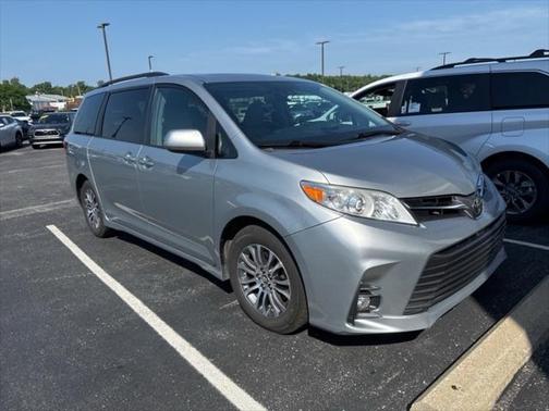 2019 Toyota Sienna XLE Premium