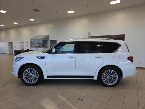 2021 INFINITI QX80 Premium Select