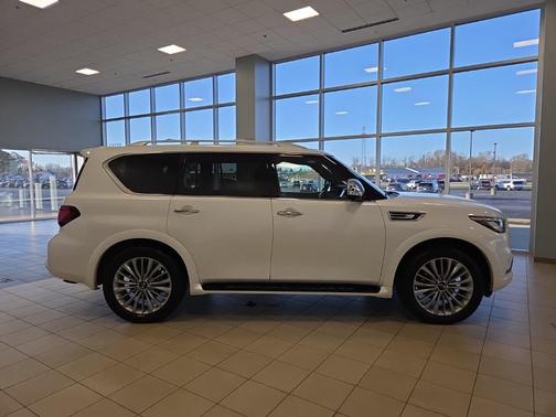 2021 INFINITI QX80 Premium Select