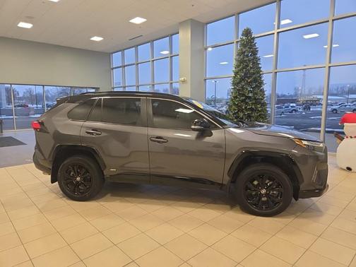 2024 Toyota RAV4 Hybrid SE