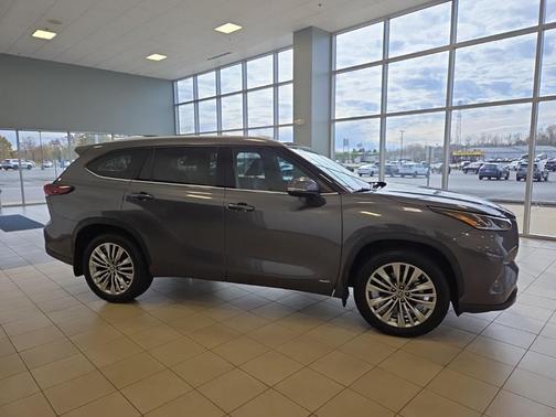 2024 Toyota Highlander Hybrid Platinum
