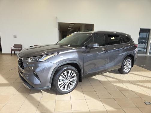 2024 Toyota Highlander Hybrid Platinum