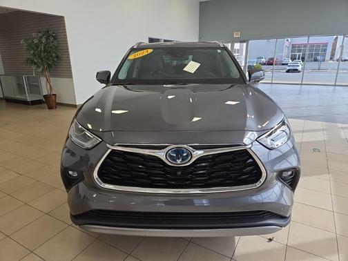 2024 Toyota Highlander Hybrid Platinum
