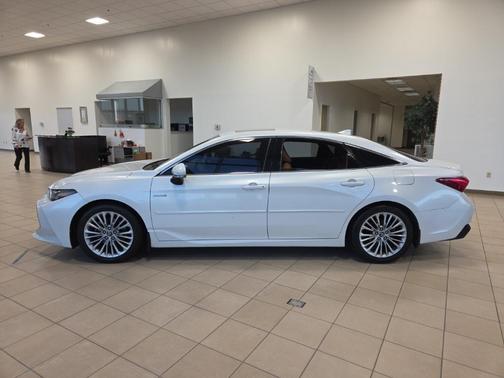 2020 Toyota Avalon Hybrid Limited