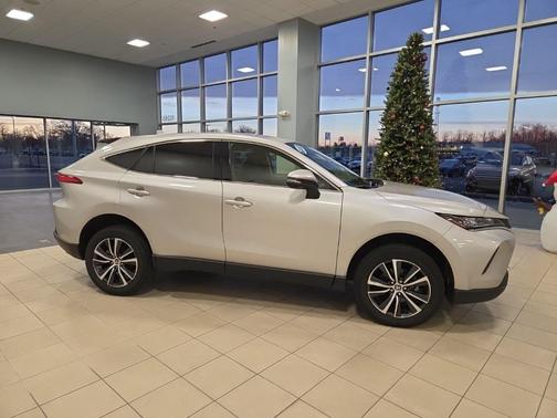 2022 Toyota Venza LE