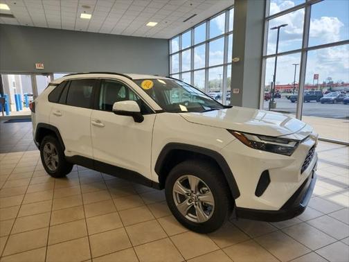2022 Toyota RAV4 Hybrid XLE