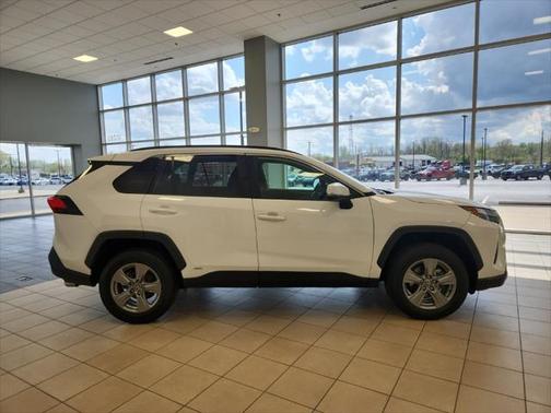 2022 Toyota RAV4 Hybrid XLE