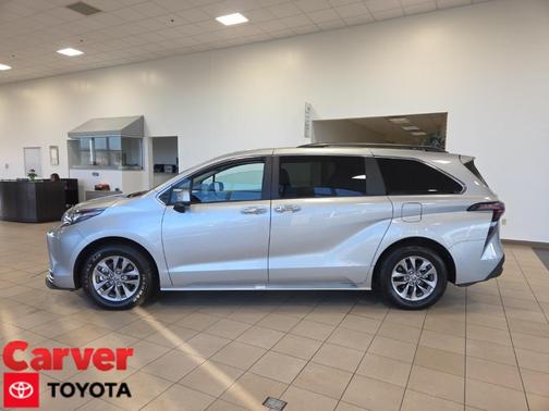 2024 Toyota Sienna XLE