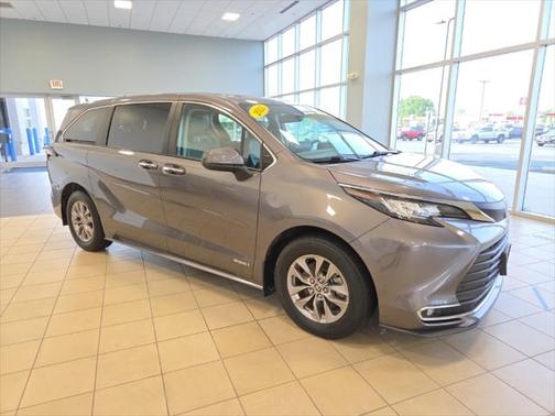2021 Toyota Sienna XLE 7 Passenger