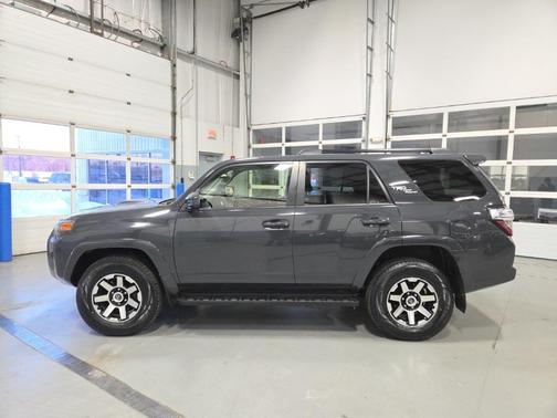 2024 Toyota 4Runner TRD Off Road