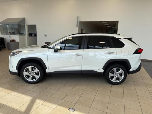2020 Toyota RAV4 Hybrid SE