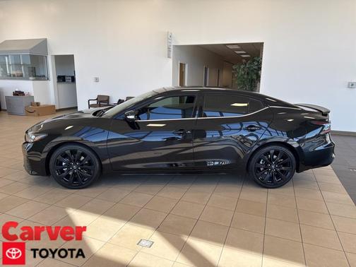 2023 Nissan Maxima SR