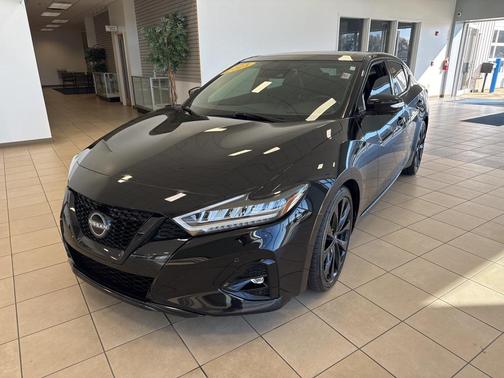 2023 Nissan Maxima SR