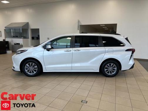 2022 Toyota Sienna XLE 7 Passenger