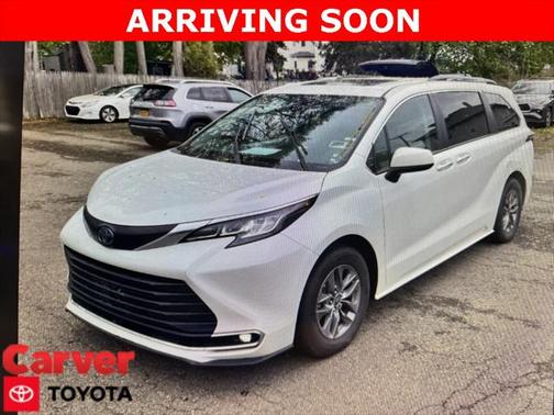 2022 Toyota Sienna XLE 7 Passenger