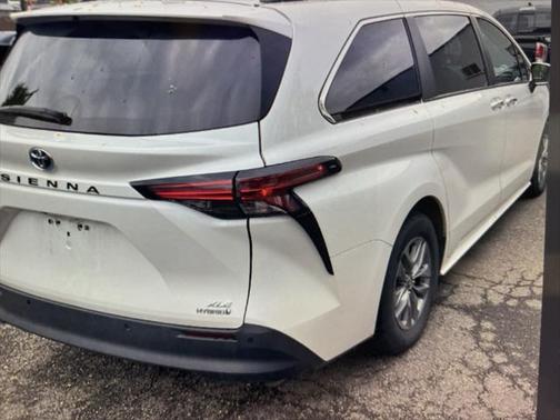 2022 Toyota Sienna XLE 7 Passenger