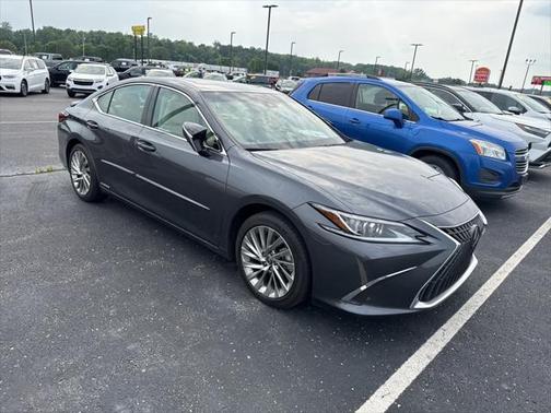 2022 Lexus ES 300h Luxury