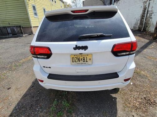 Bright White Clearcoat 2018 Jeep Grand Cherokee Altitude