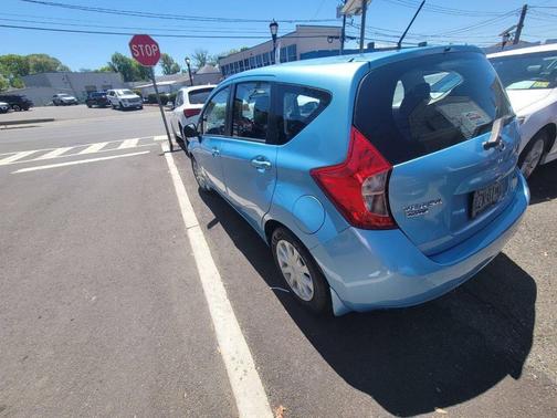Blue 2014 Nissan Versa Note SV
