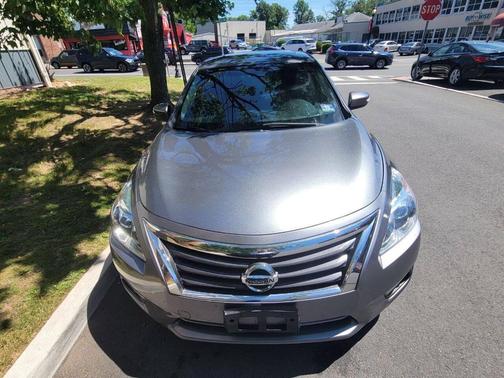Brilliant Silver Metallic 2014 Nissan Altima 2.5 SV