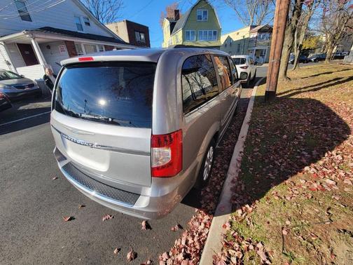 2016 Chrysler Town & Country Touring