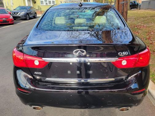 2014 INFINITI Q50 Premium