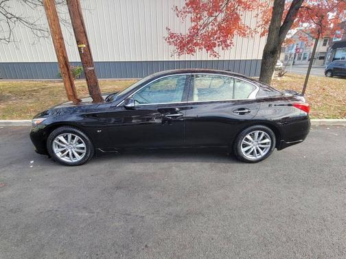 2014 INFINITI Q50 Premium