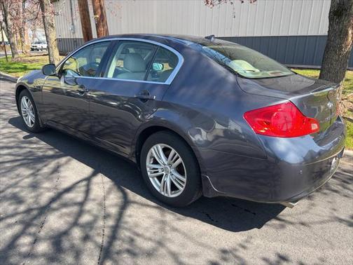 2010 INFINITI G37x Base