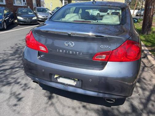 2010 INFINITI G37x Base