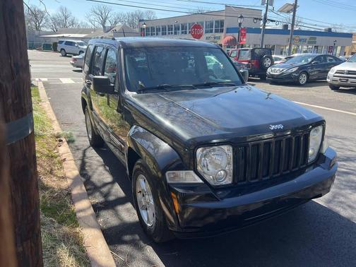 Brilliant Black Crystal Pearlcoat 2012 Jeep Liberty Sport