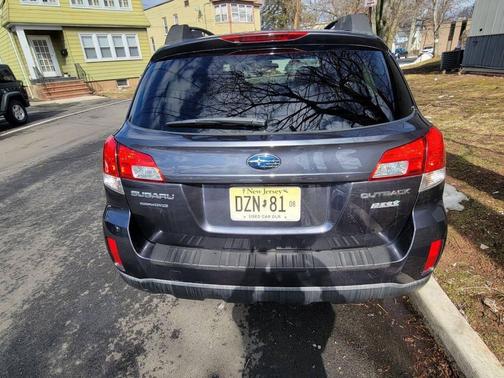 2013 Subaru Outback 2.5i Premium