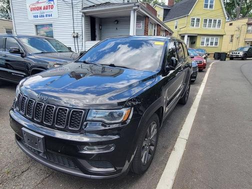 Diamond Black Crystal Pearlcoat 2019 Jeep Grand Cherokee High Altitude