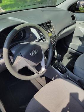2013 Hyundai Accent SE