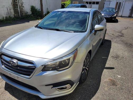 Ice Silver Metallic 2018 Subaru Legacy Premium