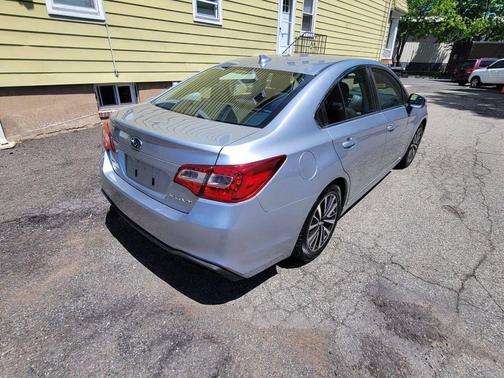 Ice Silver Metallic 2018 Subaru Legacy Premium
