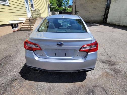 Ice Silver Metallic 2018 Subaru Legacy Premium