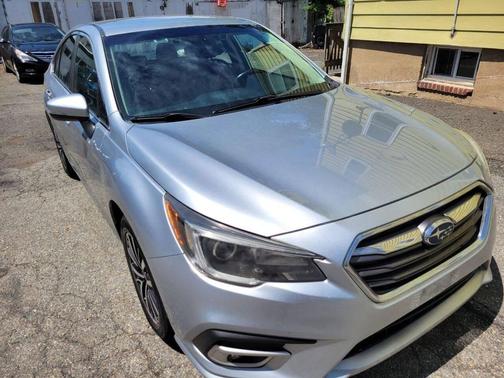 Ice Silver Metallic 2018 Subaru Legacy Premium