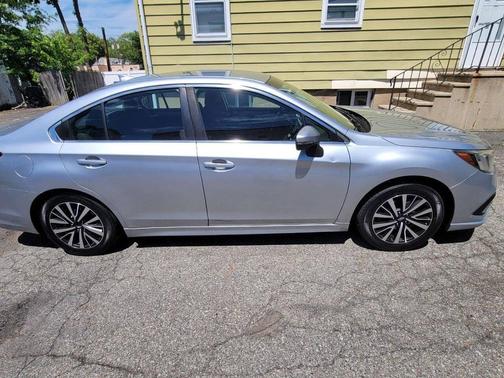 Ice Silver Metallic 2018 Subaru Legacy Premium